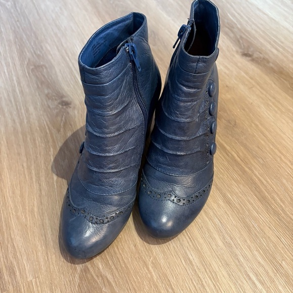 Miz Mooz Delphi Blue Leather Ankle Boots Size 6 – Ruched Wedge Heel Zip Closure - Picture 1 of 9